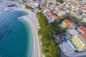 Luxury Seafront Morska Villa with pool, jacuzzi, sauna direct at the beach